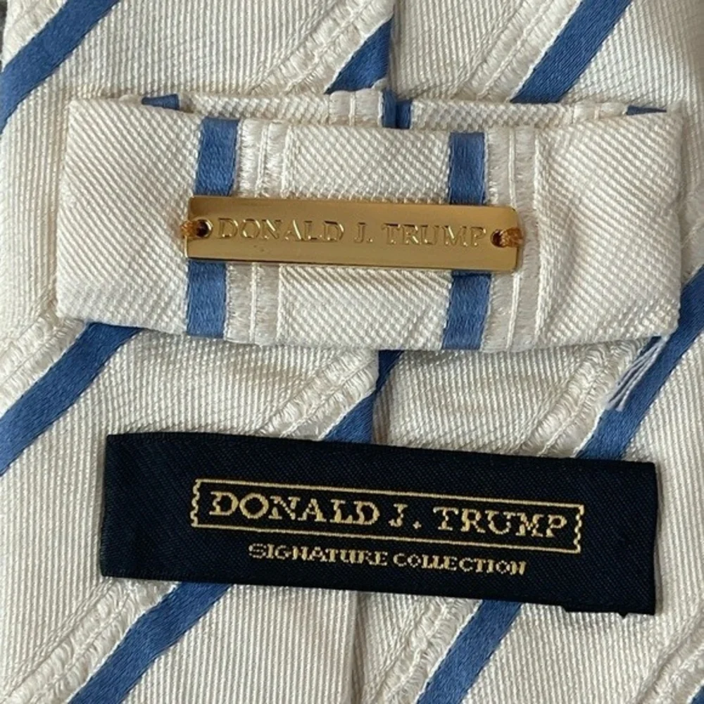Donald J Trump Signature Collection Off White Blue Gold Stripe Silk Men Neck Tie